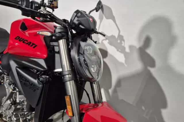 Ducati Monster V2 (2026) thumbnail 2