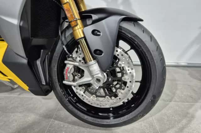 Ducati Streetfighter V2 (2026) thumbnail 3