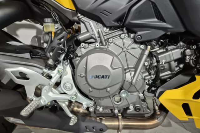 Ducati Streetfighter V2 (2026) thumbnail 4