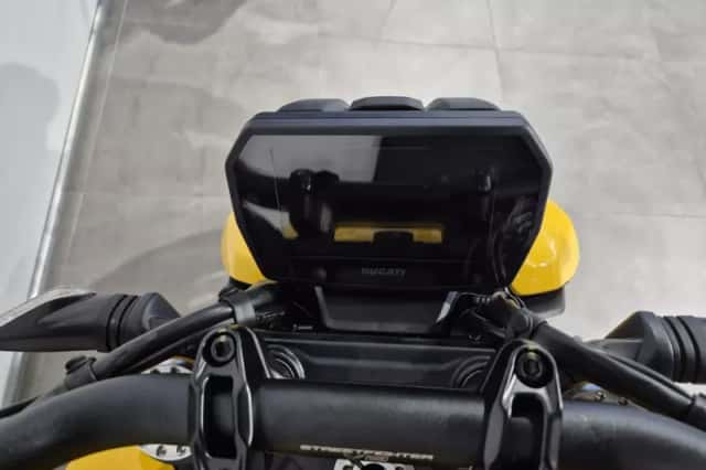 Ducati Streetfighter V2 (2026) thumbnail 6