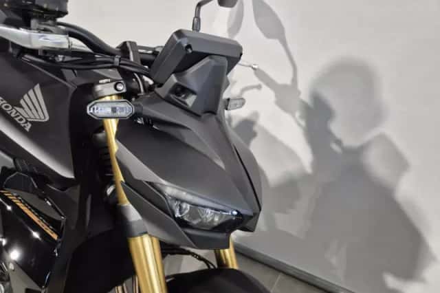 Honda CB 1000 Hornet (0) thumbnail 2