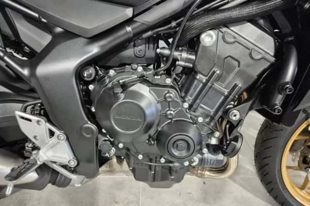 Honda CB 1000 Hornet (0) thumbnail 4