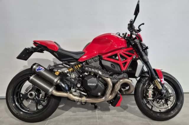 Ducati Monster 1200 R (2016) thumbnail 1