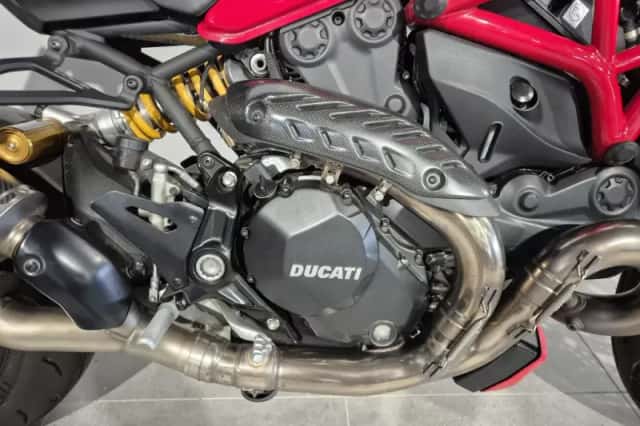 Ducati Monster 1200 R (2016) thumbnail 4