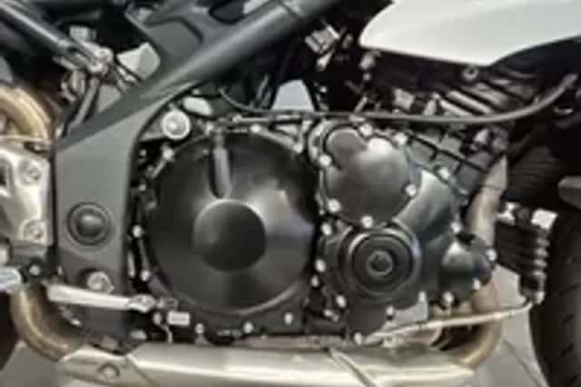 Triumph Speed Triple 1050 (2012) thumbnail 2