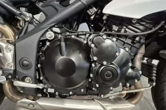 Triumph Speed Triple 1050 (2012) thumbnail 5