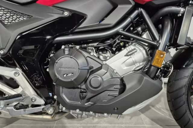 Honda NC750X (2026) thumbnail 4