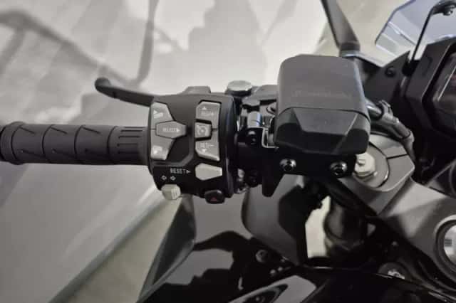 Kawasaki Ninja 1100 SX (0) thumbnail 6