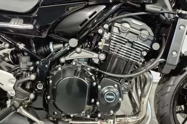 Kawasaki Z900RS (2026) thumbnail 4