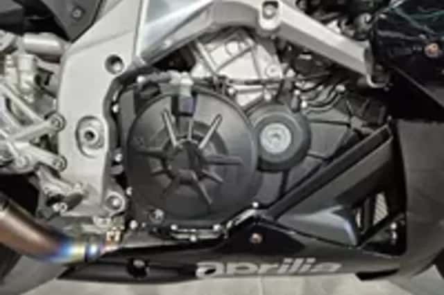 Aprilia RSV4 (2013) thumbnail 2