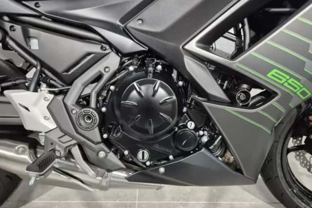 Kawasaki Ninja 650 (0) thumbnail 4