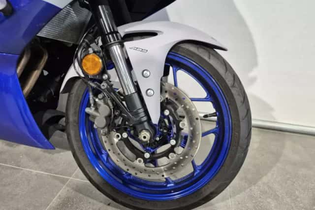 Yamaha YZF-R3 (2022) thumbnail 3