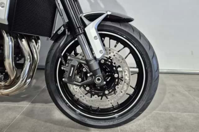 Kawasaki Z900RS (2025) thumbnail 3