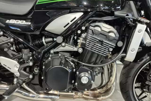 Kawasaki Z900RS (2025) thumbnail 4