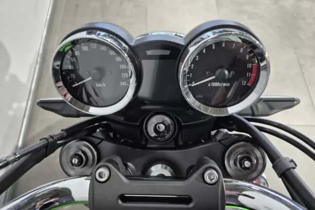Kawasaki Z900RS (2025) thumbnail 6