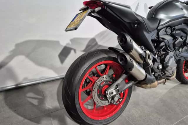 Ducati Monster (2021) thumbnail 5