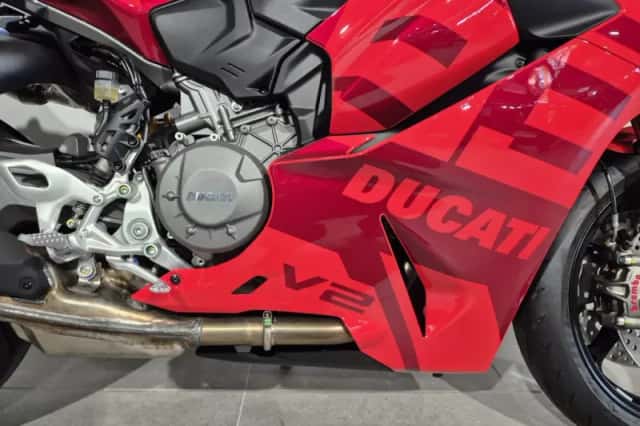 Ducati Panigale V2 (2026) thumbnail 4