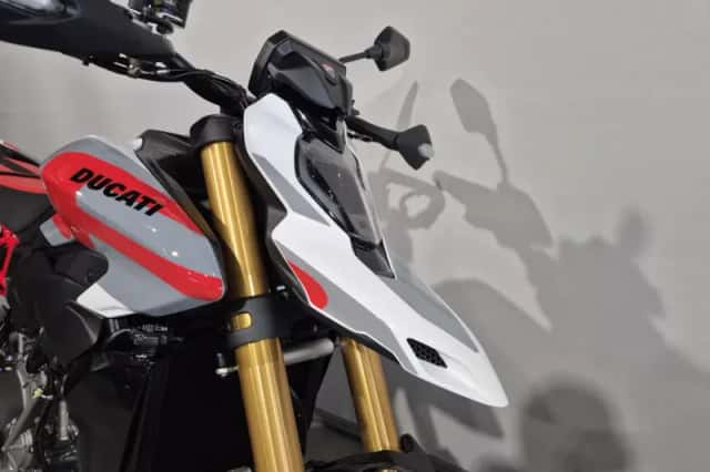 Ducati Hypermotard V2 SP (2026) thumbnail 2
