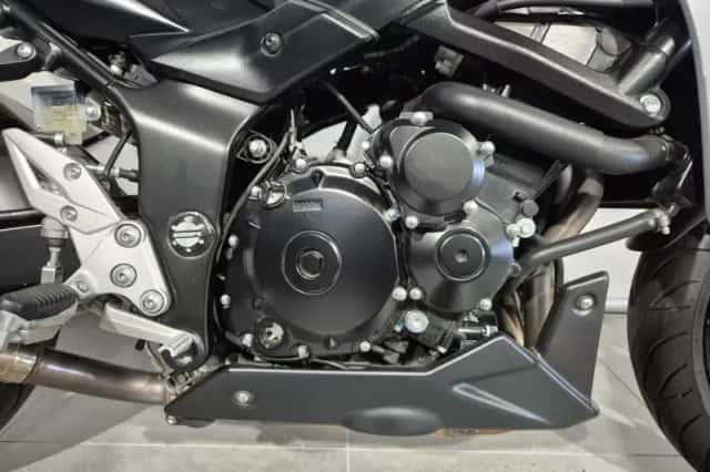 Suzuki GSR750 (2014) thumbnail 4