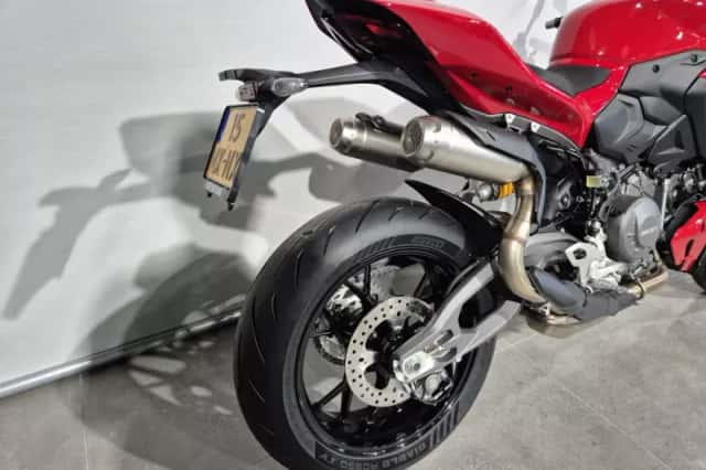 Ducati Streetfighter V2 (2026) thumbnail 6