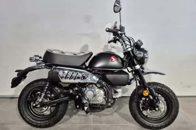 Yamaha MT-10 (2016) thumbnail 2