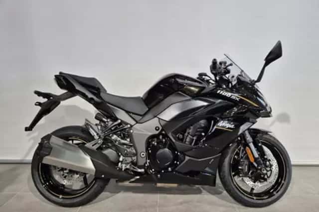 Kawasaki Z900 (2026) thumbnail 2