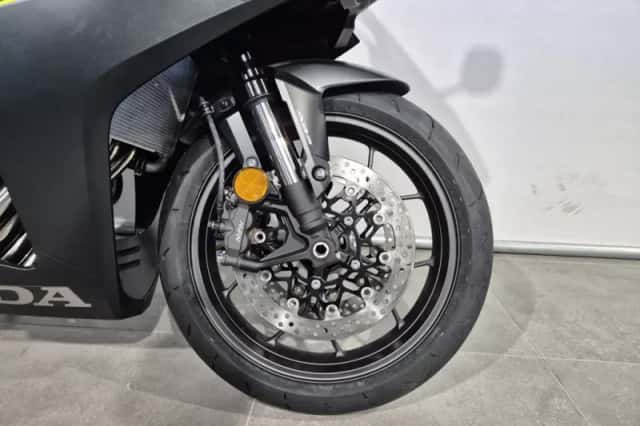 Honda CBR650R (2026) thumbnail 3