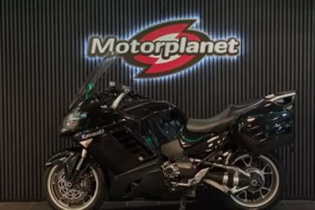 Kawasaki 1400 GTR (2008) thumbnail 2