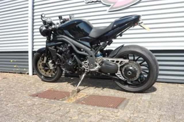 TRIUMPH SPEED TRIPLE (2010) thumbnail 4