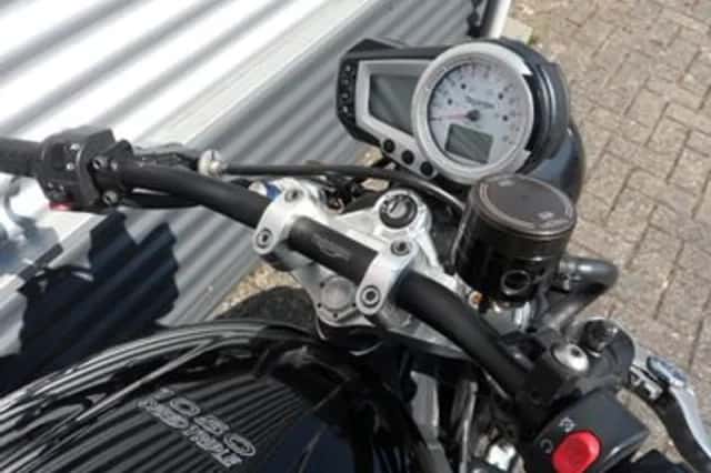 TRIUMPH SPEED TRIPLE (2010) thumbnail 5