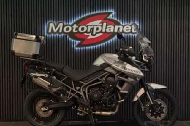 Triumph Tiger 800 XRX (2018) thumbnail 1