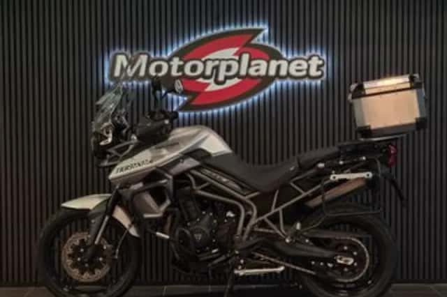 Triumph Tiger 800 XRX (2018) thumbnail 2