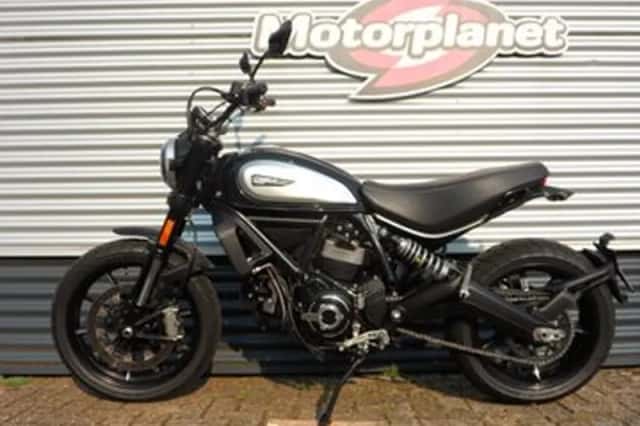 DUCATI SCRAMBLER ICON (2019) thumbnail 2