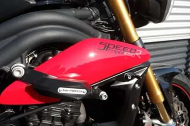 TRIUMPH SPEED TRIPLE R (2015) thumbnail 5
