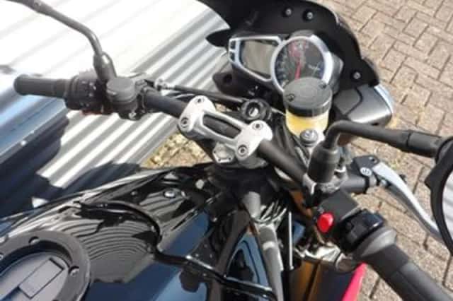 TRIUMPH SPEED TRIPLE R (2015) thumbnail 6