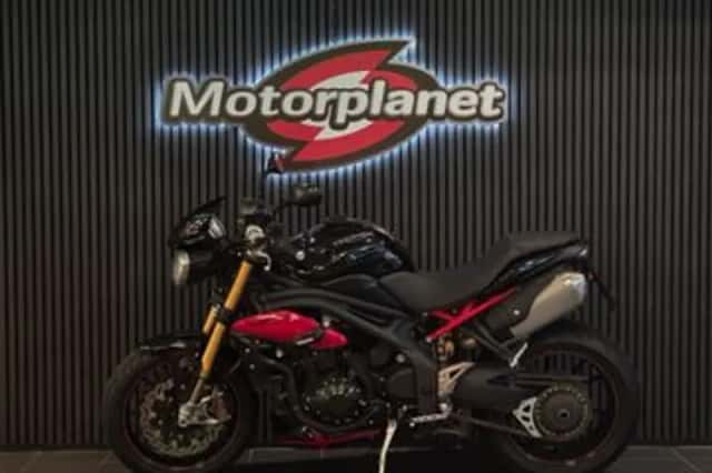 Triumph Speed TRIPLE R (2015) thumbnail 2