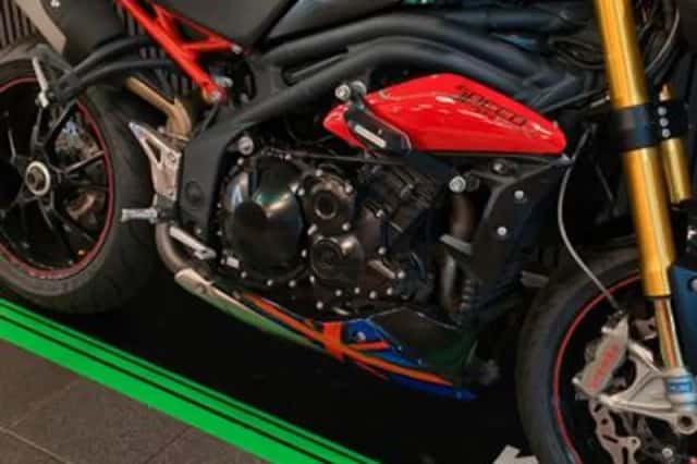 Triumph Speed TRIPLE R (2015) thumbnail 6