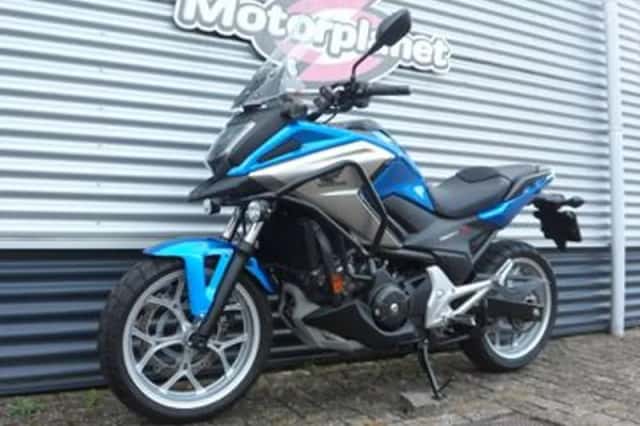 Honda NC 750 X DCT C-ABS (2017) thumbnail 3