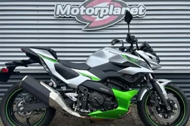 KAWASAKI NINJA 7 HYBRID (2024) thumbnail 1