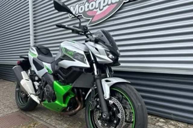 KAWASAKI NINJA 7 HYBRID (2024) thumbnail 3