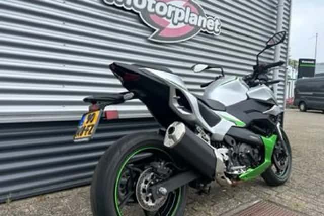 KAWASAKI NINJA 7 HYBRID (2024) thumbnail 4