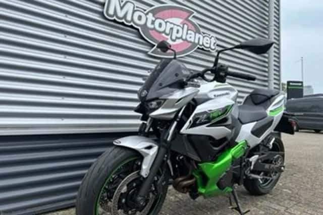 KAWASAKI NINJA 7 HYBRID (2024) thumbnail 5