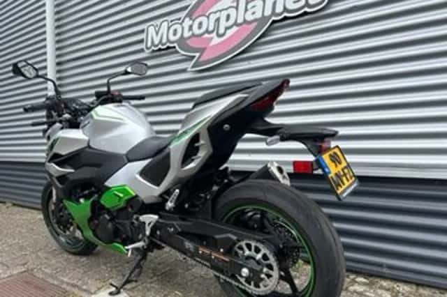 KAWASAKI NINJA 7 HYBRID (2024) thumbnail 6