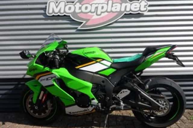 KAWASAKI NINJA ZX 10R (2025) thumbnail 2