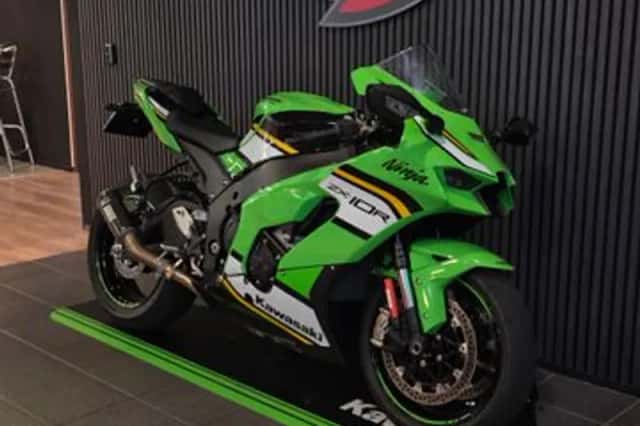 Kawasaki Ninja ZX-10R (2025) thumbnail 3