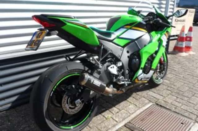 KAWASAKI NINJA ZX 10R (2025) thumbnail 4