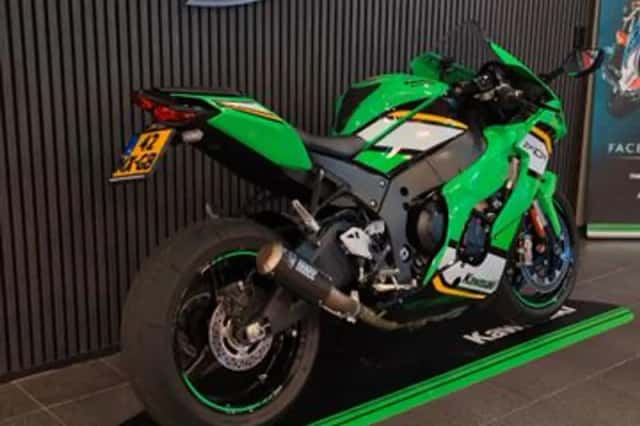 Kawasaki Ninja ZX-10R (2025) thumbnail 4