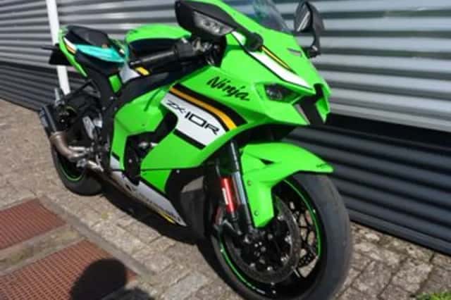 KAWASAKI NINJA ZX 10R (2025) thumbnail 5