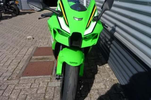 KAWASAKI NINJA ZX 10R (2025) thumbnail 6