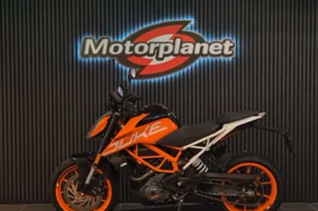 KTM 390 Duke (2020) thumbnail 2